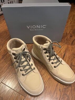Vionic Whitley Cream High-Top side zip Sneakers